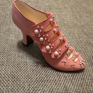 Just The Right Shoe-1998 Promenade# 25018- By Raine